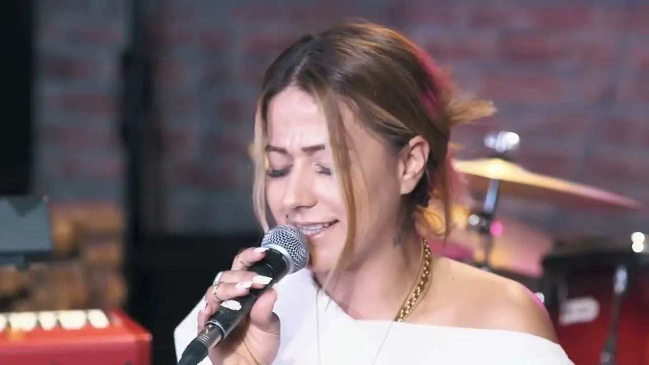 Duygu Nağme - Evlisin